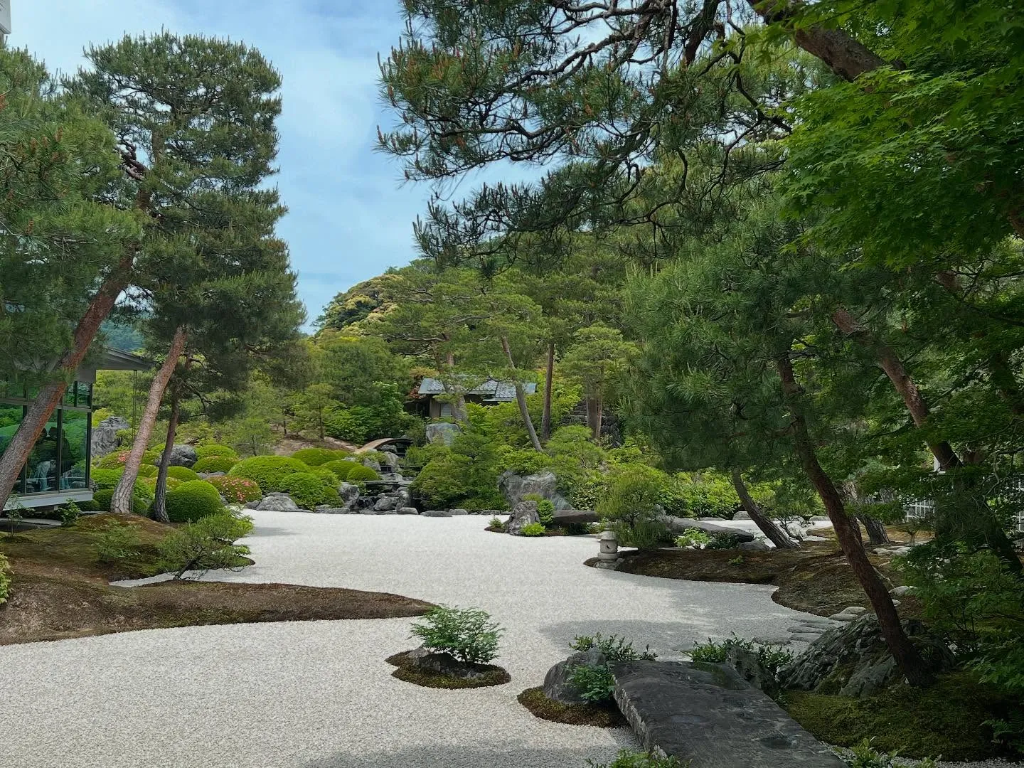 日本一の庭園である足立美術館に足を運びました。